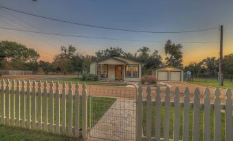 Upscale Home with Pool and FirePit - Close to Mercer St!