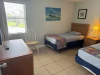 Orlando Budget Friendly House/ Private Pool/Sleeps up to 12/ Close to Everything Hotels in Sky Lake