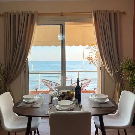 Stunning Seaview 10s Beach AC Fast WiFi