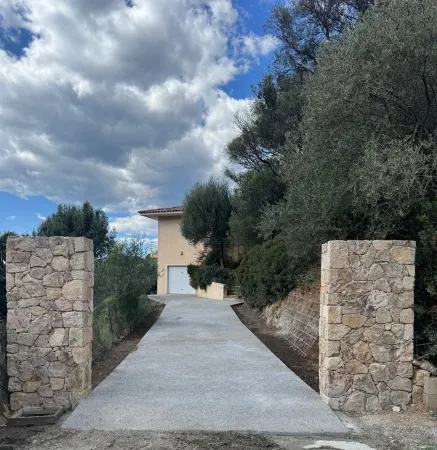 Propriano, sea view, pool, 4 bedrooms, 4 bathrooms Отели в г. Корсика Южная