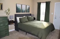 Pondview Paradise, Cozy home with pool and pond on 8 acres