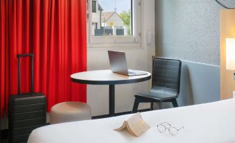 Ibis Cergy-Pontoise le Port