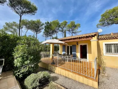 Villa with private pool Hotels near La Guilde des Vignerons du Thoronet