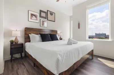 Luxe 1bd Apt, 24hr Gym &Pool فنادق في 