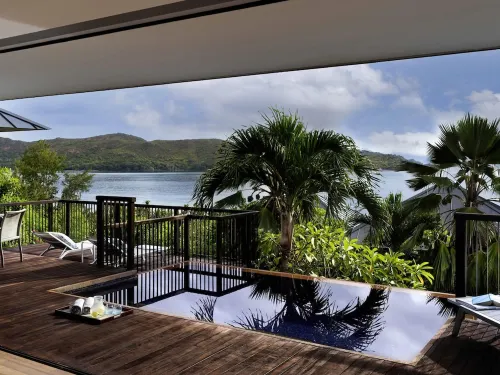 Raffles Seychelles - parking