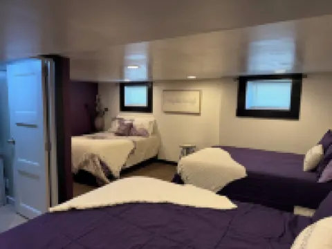 Charming family home less than 10 min from I-80 Hotels in 