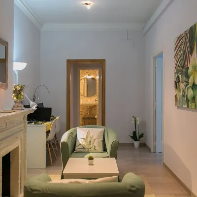 Blanc Guest House Отели рядом с достопримечательностью «Площадь Пласа-дель-Соль»