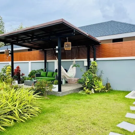 Leigh Villa