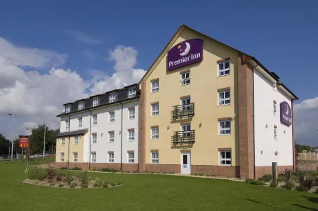 Premier Inn Llanelli Central East Отели в г. Горсайнон