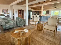 Ocean Views - Comfy Family Home Sleeps up to 10 - Wow