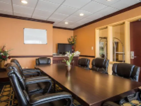 Comfort Inn & Suites Augusta Fort Eisenhower Area Hotels in Augusta