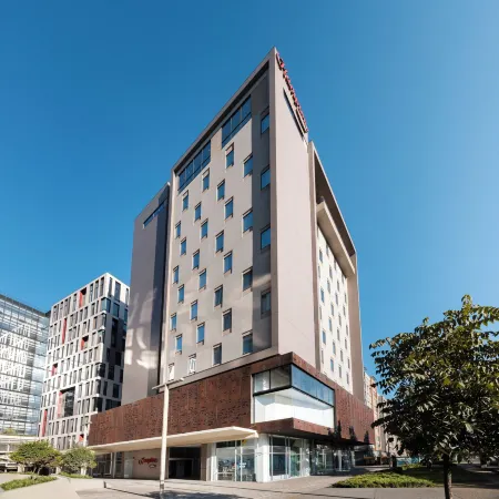 Hampton by Hilton Bogota Airport Отели рядом с достопримечательностью «Салитре Махико»