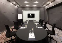DoubleTree by Hilton Putrajaya Lakeside - Business
