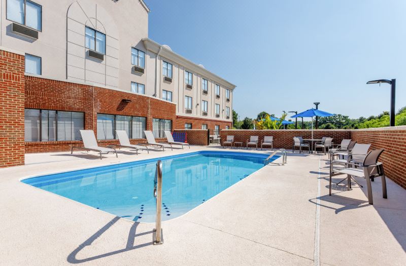 Holiday Inn Express & Suites Lancaster by IHG photo 2