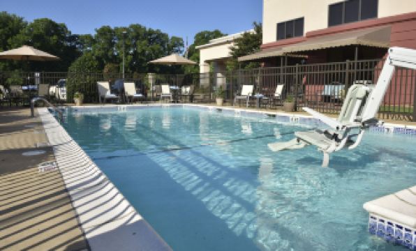 Hampton Inn & Suites Alexandria