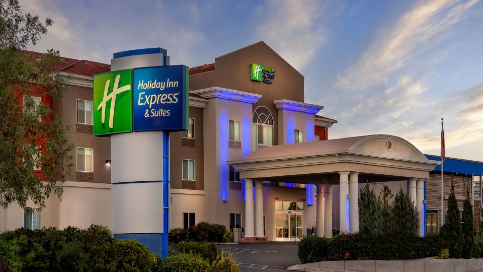Holiday Inn Express & Suites RENO AIRPORT by IHG