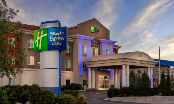 Holiday Inn Express & Suites Reno Airport by IHG