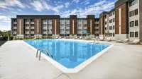 Holiday Inn Express LOUISVILLE AIRPORT EXPO CENTER by IHG - พร้อมWifi