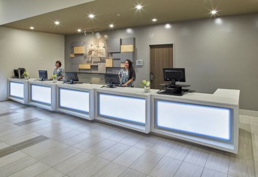 Holiday Inn Express WAIKIKI