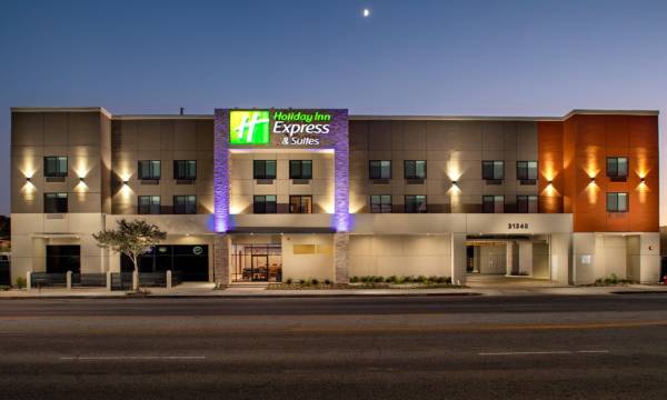 Holiday Inn Express & Suites Chatsworth by IHG