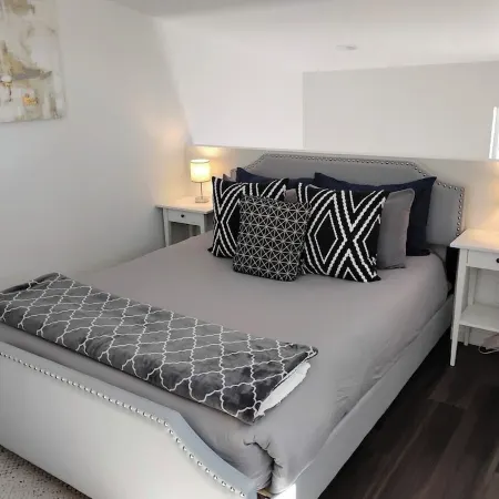Cozy, Quaint and Sophisticated Loft Style Tiny Home!