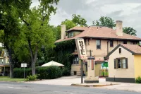 The Crest Motel Hotel a Sterling