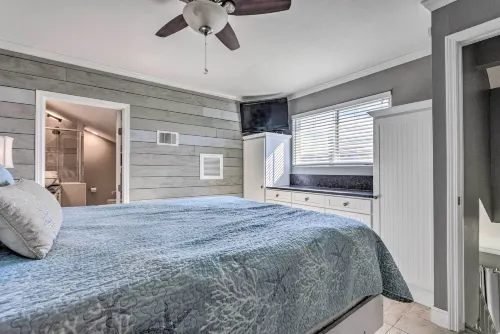 Vibrant Family Condo 100 Feet to Private Beach! - Ocean View