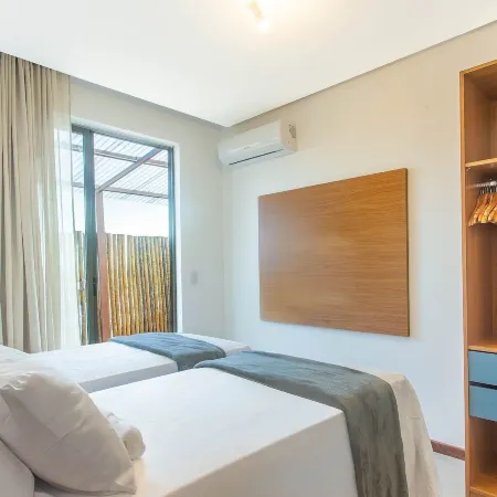 2-suite House by the Lagoon in Marau Cdl0008