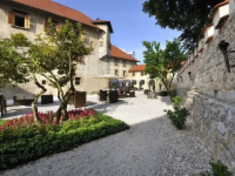 格勒  特梅·克羅卡旅館 新梅斯託酒店