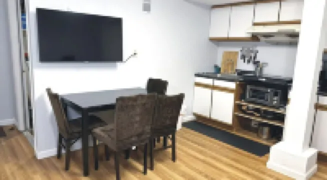 Cozy 2Br, Totally Private Suite with Parking, Convenient Public Transit