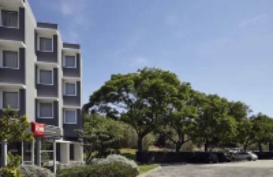 宜必思土倫拉塞訥酒店 濱海拉塞訥酒店