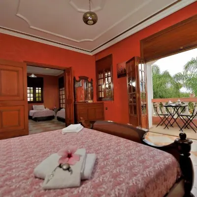 Lhostel à Casablanca Các khách sạn gần Oasis Railway Station