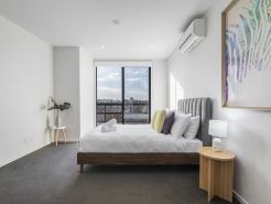Northcote 3-Bed Townhouse Near Cafés & Shops