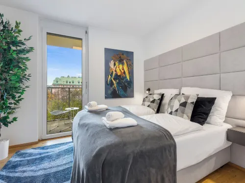 WaltzCo City Apartment near U1 & Center - Homestays