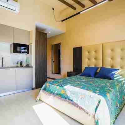 SJ7 Aparthotel Rooms