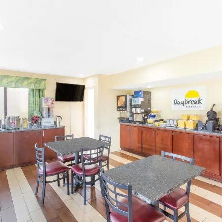 Days Inn by Wyndham Florence/I-95 North