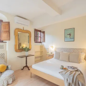 La Piazza di Cernobbio - Near the Lake