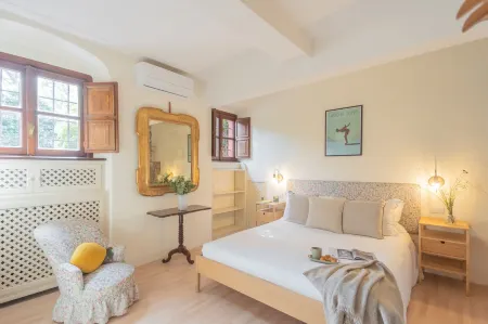 La Piazza di Cernobbio - Near the Lake Отели рядом с достопримечательностью «Villa Erba, Cernobbio, Italy»