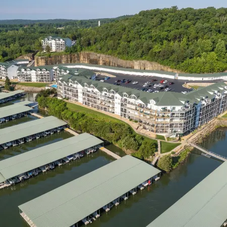 Boat Slip, 3 Pools, Golf, Ozarks Ampitheater, & Amazing Lake Views at Big Niangua
