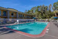 Best Western of Walterboro - Pools