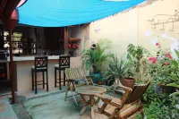 Charmed by La CalzadaPrivate home in the heart of Granada2Br/AC/WiFi/Kitchen - โฮมสเตย์