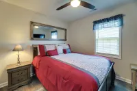 Updated Hubert Vacation Rental 5 Mi to Beaches! - 3 tähden