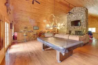 Fraziers Bottom Cabin on 800 Acres of Land w/ Lake - parking