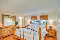 Riverside Retreat w/ Boat Dock in Sunny Astor! - Wifi