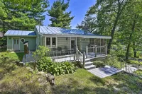 Lakeside Iola Hideaway Stunning Nature Views - Pet friendly