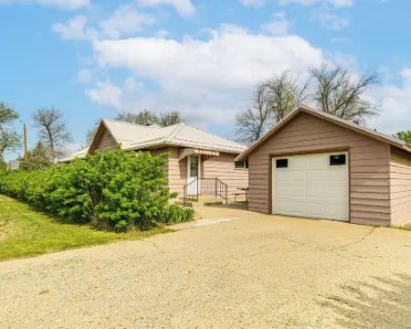 パティオ、グリル & アウトドア ダイニング：コンラッド ホーム！ コンラッドのホテル