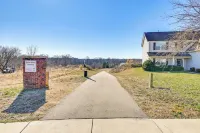 6 Mi to Charlotte Motor Speedway: Home w/ Fire Pit - 3 Sao