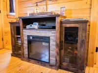 The Overlook Cabin near Grayson Highlands - Arcade & Theater Hotels in Wilson Creek