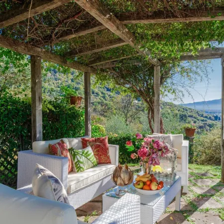 Villa Gufo in Lucca with 5 Bedrooms and 4 Bathrooms