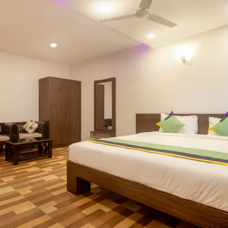 Treebo Elite Plaza, 700 Mtrs from Madikeri Fort